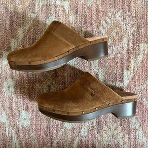 Vionic Kacie Suede Clogs